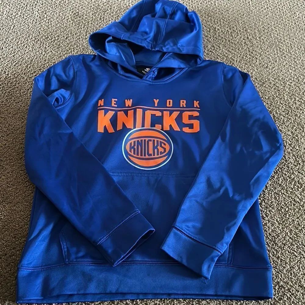 NBA Youth Boys New York Knicks Blue Hooded with Front Pocket Sweatshirt L(10/12)